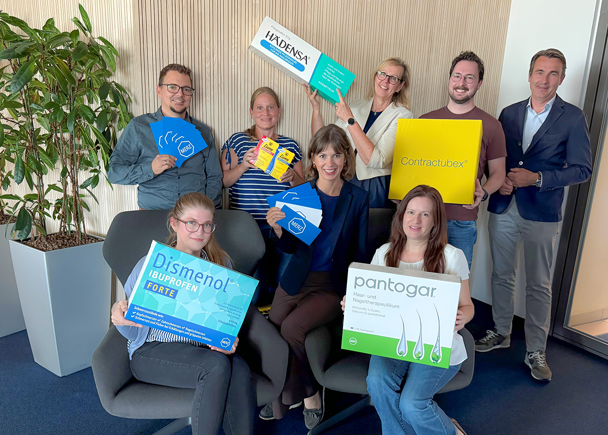 Gruppenbild der Mitarbeiter von Merz Pharma Austria