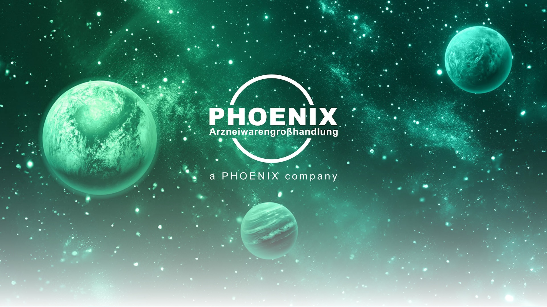 Grün-türkise Weltraum-Illustration mit Planeten, im Zentrum das Logo von PHOENIX Arzneiwaren-Großhandlung mit dem Slogan ‚a PHOENIX company‘.